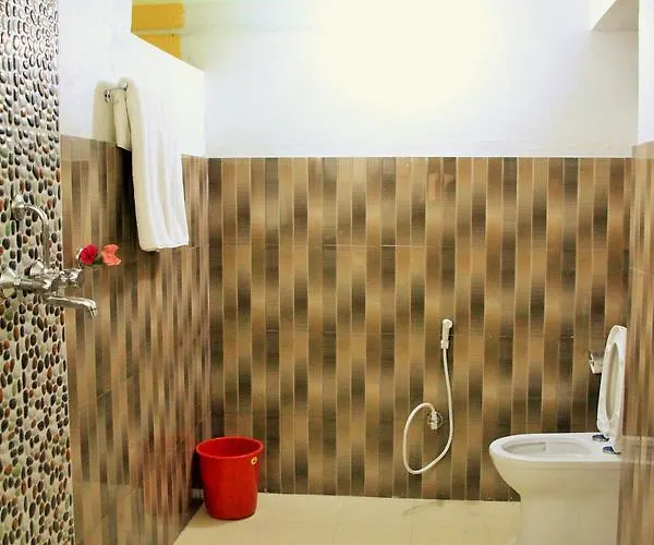 Kathmandu Village House Hotel 2*
